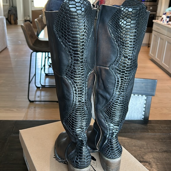 Freebird by Steven Calgary Boots Size 8. - Picture 9 of 16